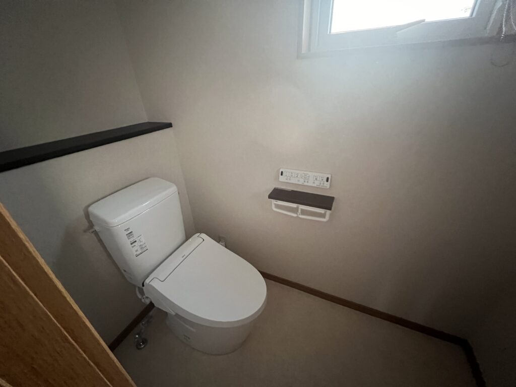 施工後：トイレ内装工事