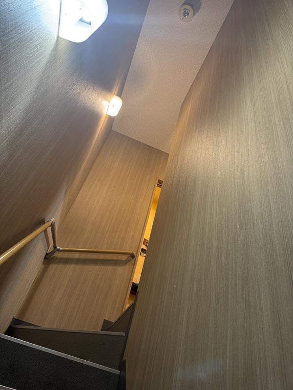 【青森市某飲食店】内装クロス張り替え工事