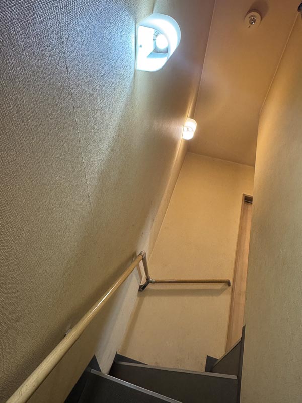 【青森市某飲食店】内装クロス張り替え工事